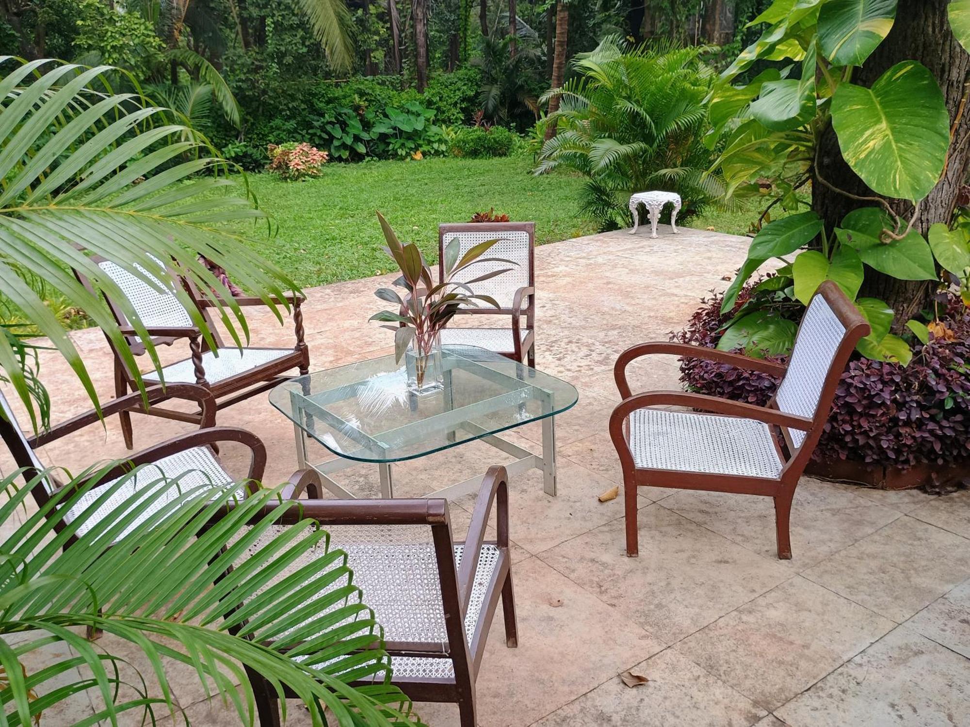 Banyan House - Luxurious 4 Bedroom Villa On One Acre, Near The Beach Nagaon  Extérieur photo