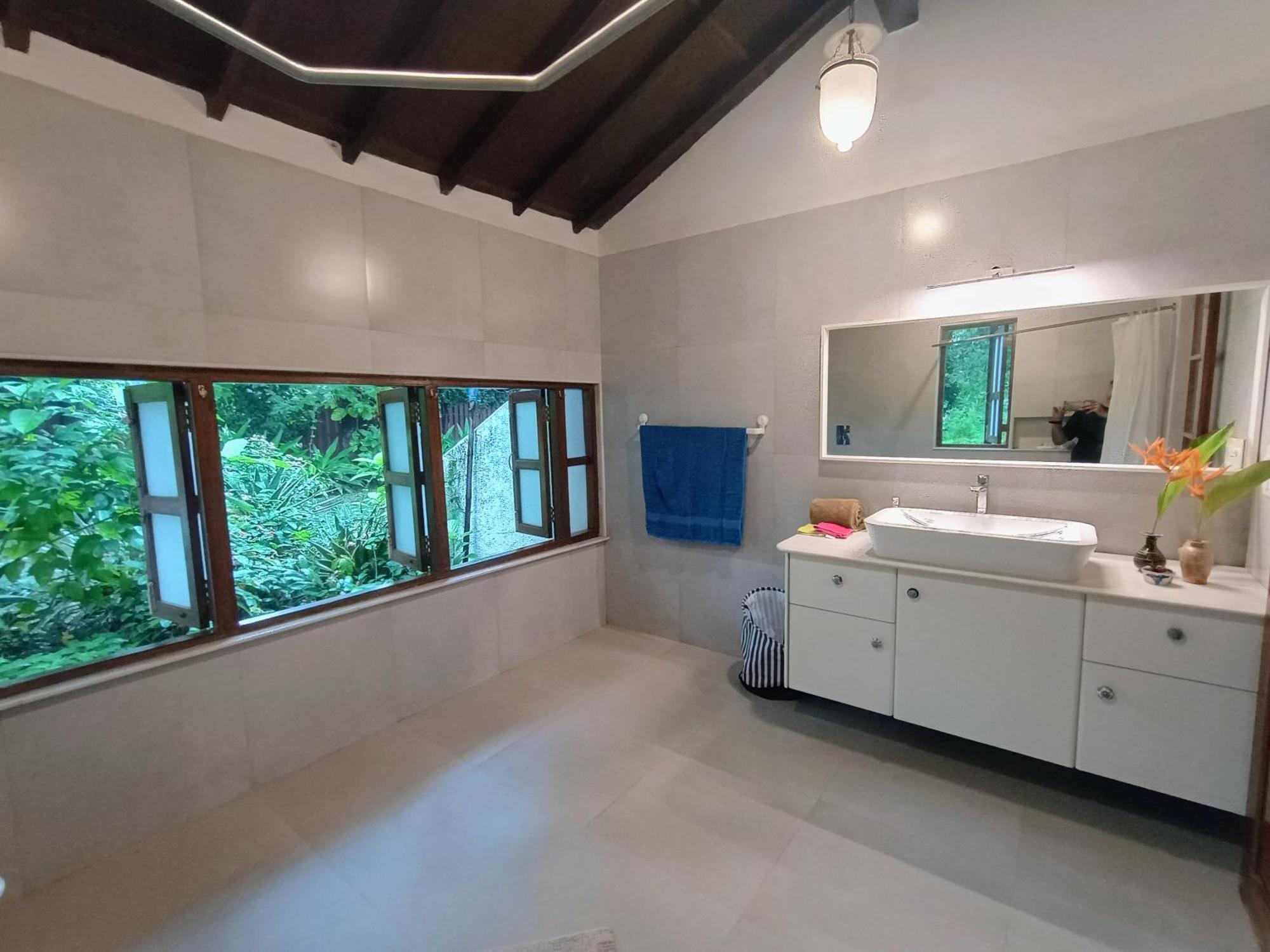 Banyan House - Luxurious 4 Bedroom Villa On One Acre, Near The Beach Nagaon  Extérieur photo